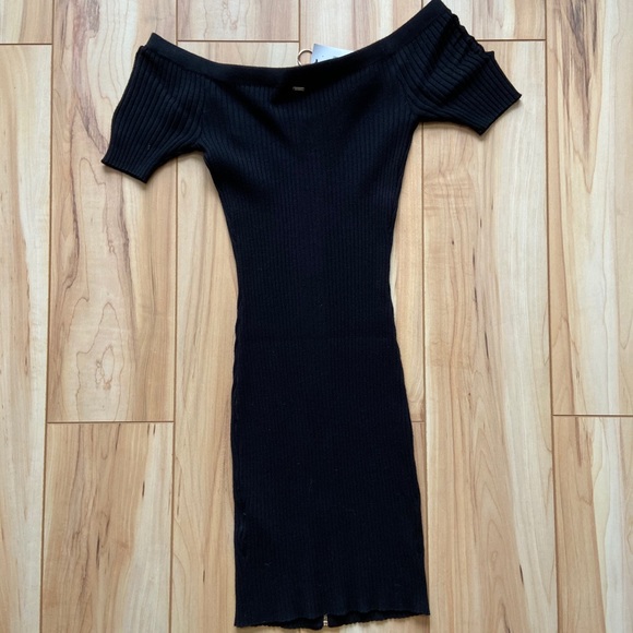 Guess Off Shoulder Dress - Picture 3 of 4